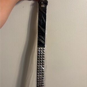 Men’s Black Genuine Leather Silver Metal Rivets Pyramid Studded Belt Size L 38-4